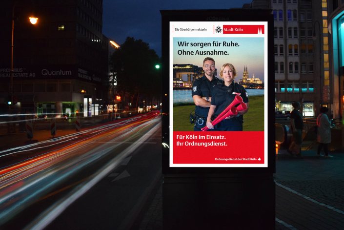 Poststadt Köln am Abend