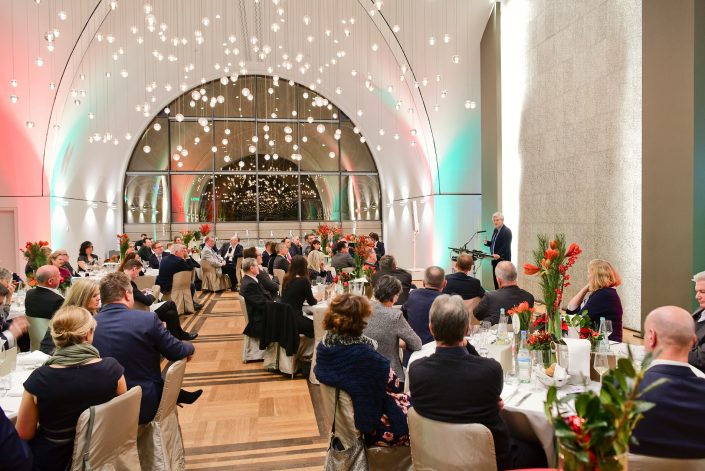 Publikum in einem Saal